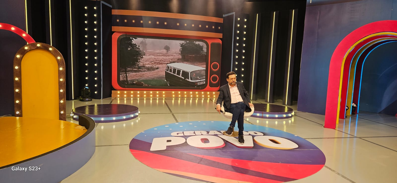 Geraldo Luís dedica programa às vítimas do RS e lamenta a situação no estado: “Me sentindo um merda”