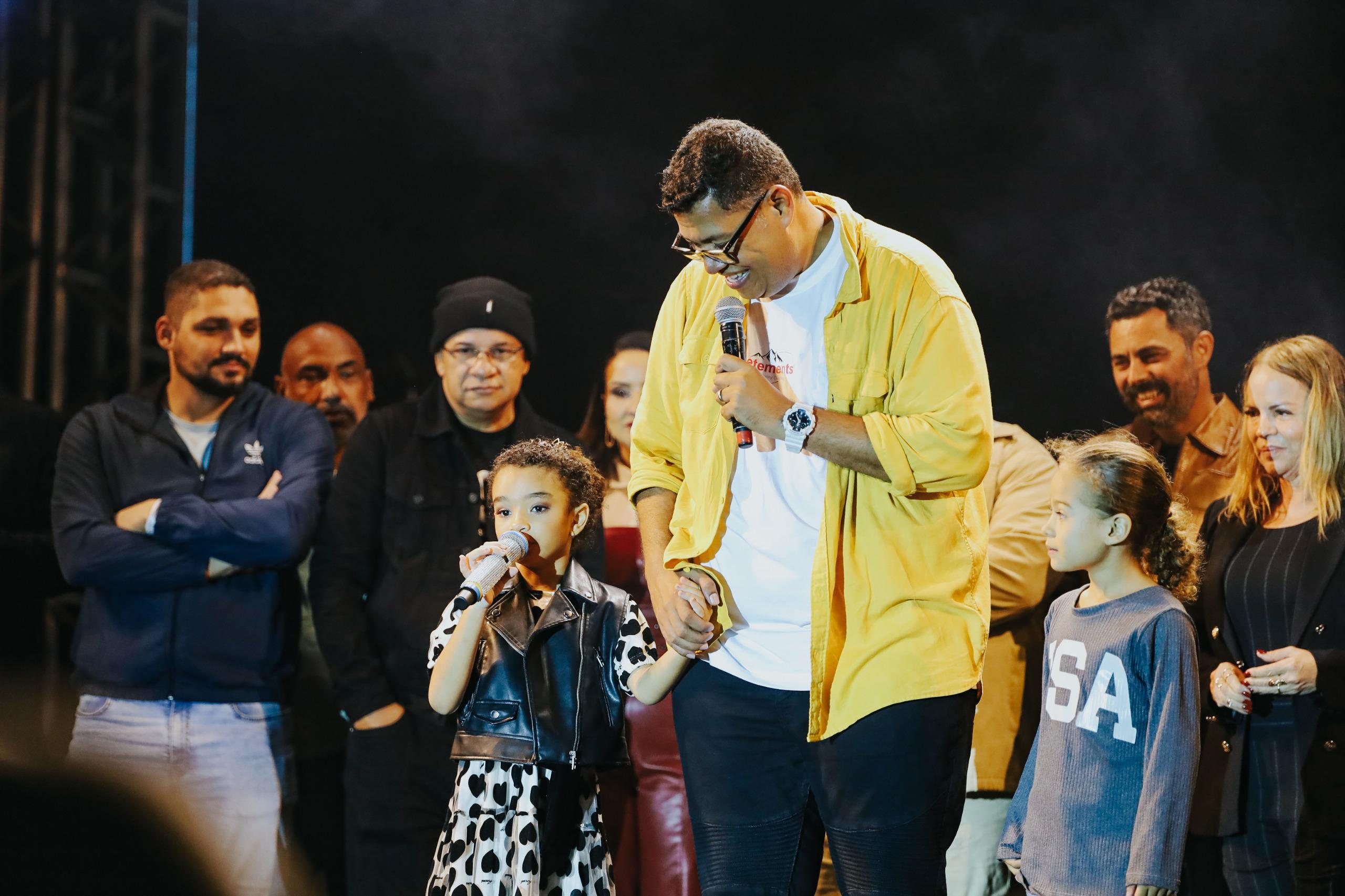 Maria Pita solta a voz ao lado de Maria Marçal e Anderson Freire
