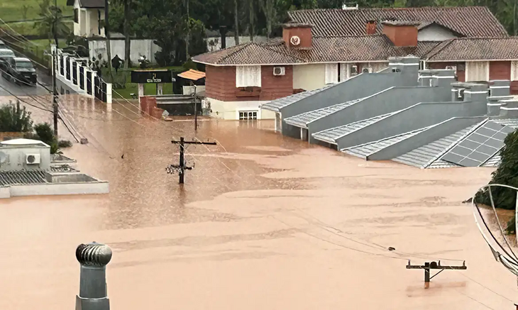 Ex-BBB perde casa no Rio Grande do Sul e diz que foi bloqueada pelo governador ao cobrar ajuda