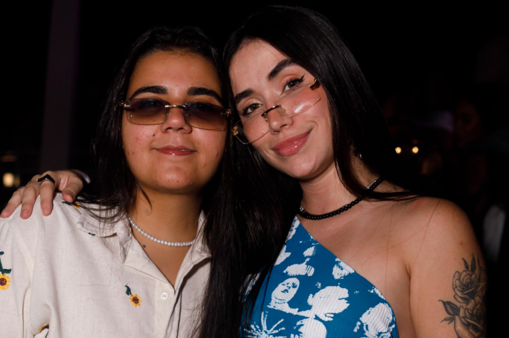 Maria Venture e Yasmin Santos abrem o jogo sobre namoro pela primeira vez