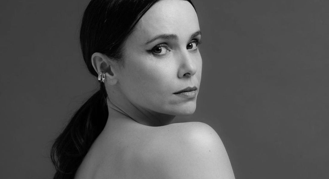 Débora Falabella foi perseguida por stalker há mais de 10 anos. Entenda o que a Lei diz sobre o crime