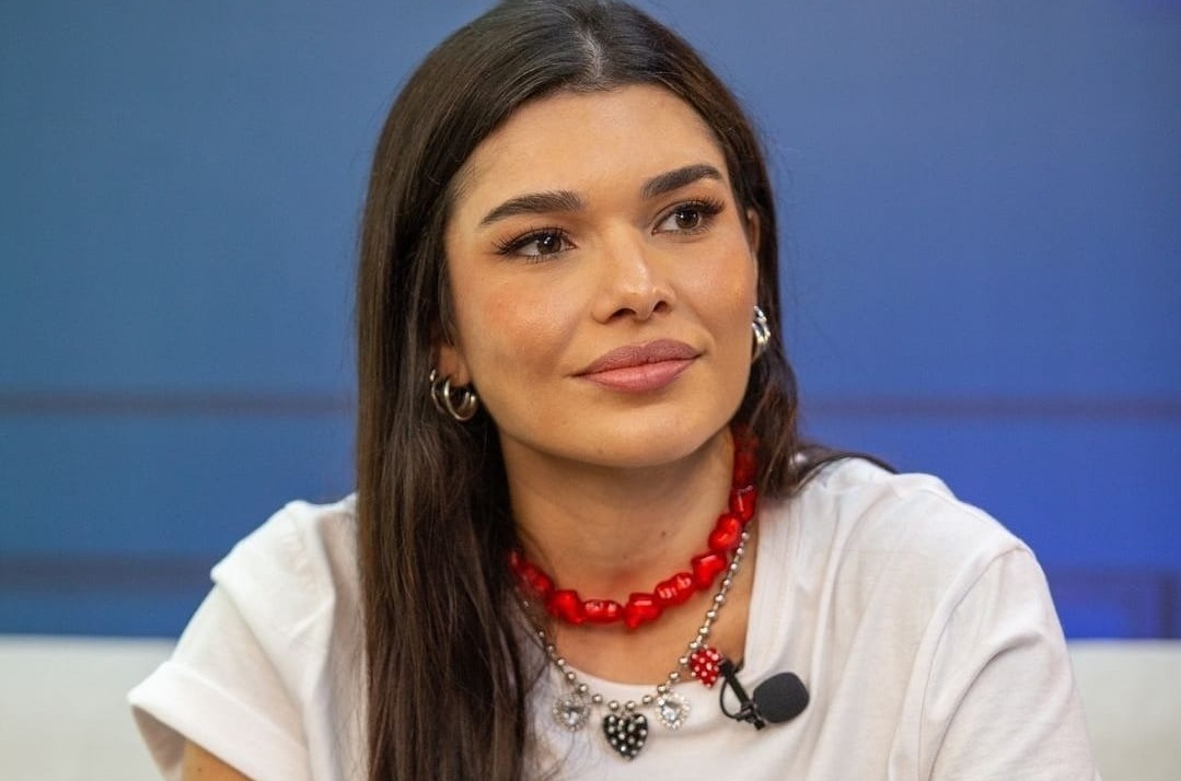 Conheça a compositora por trás de sucessos de Iza, Ludmilla, Gloria Groove e outros