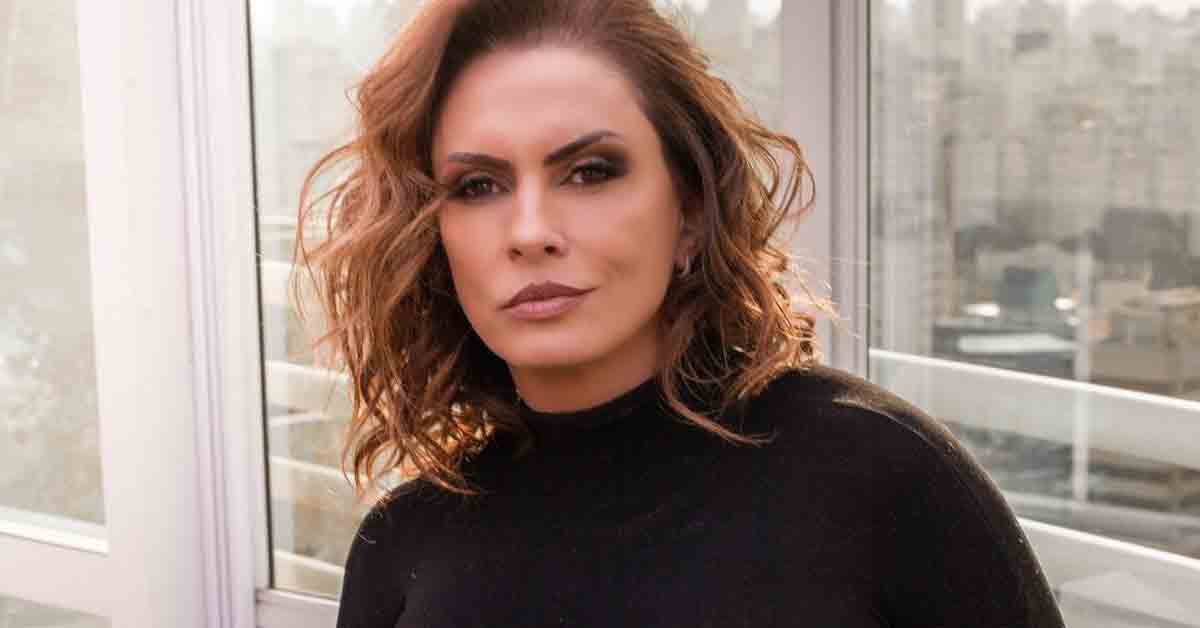 Núbia Oliiver faz desabafo sobre depressão e síndrome do pânico: “Enfrento diariamente”