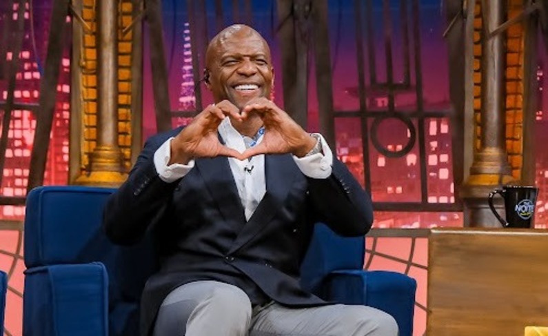 Terry Crews revela no “The Noite” planos de negócio no país: “Me apaixonei pelo Brasil”