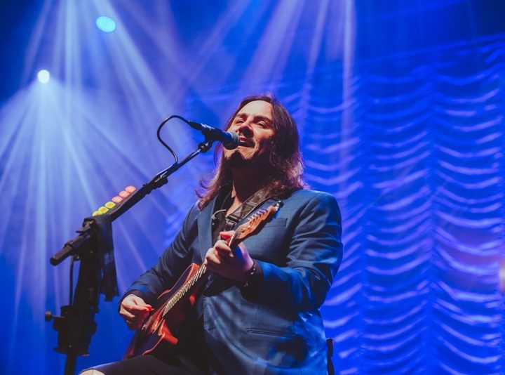 Sucesso do pop rock: Dino Fonseca anuncia gravação de DVD em Goiânia