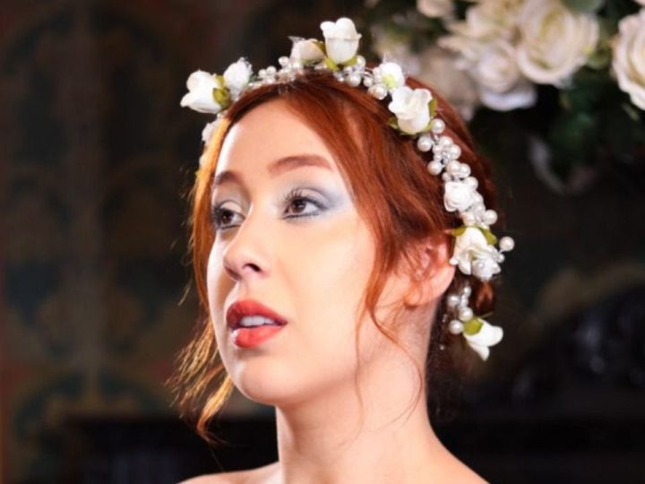 Camila Pudim surpreende em mais uma transformação de Halloween e marca presença em evento como Cisne Negro