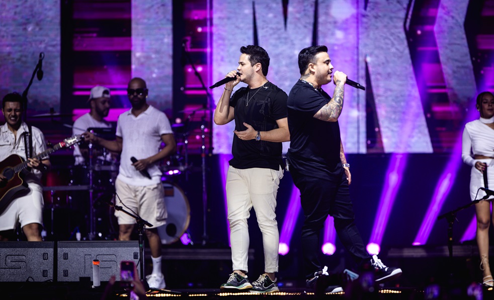 Com ingressos esgotados, Matheus & Kauan encerram a temporada do Praiou em 2024 em Goiânia