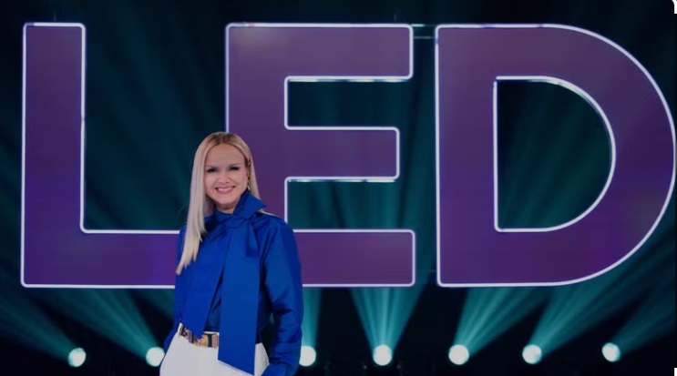 Eliana comanda o “Especial LED” na TV Globo