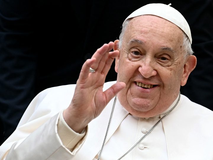 Qual era o salário do Papa Francisco na Igreja Católica?