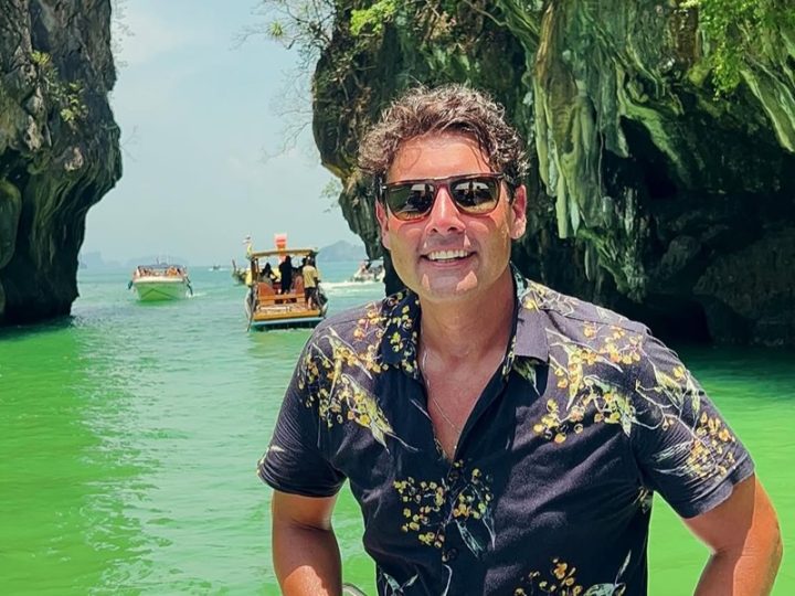 Bruno de Luca celebra 18 anos do programa “Vai Pra Onde?” no Multishow