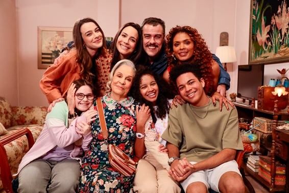 SBT lança minissérie inédita “E Agora, Quem Vai Ficar com a Mamãe?”