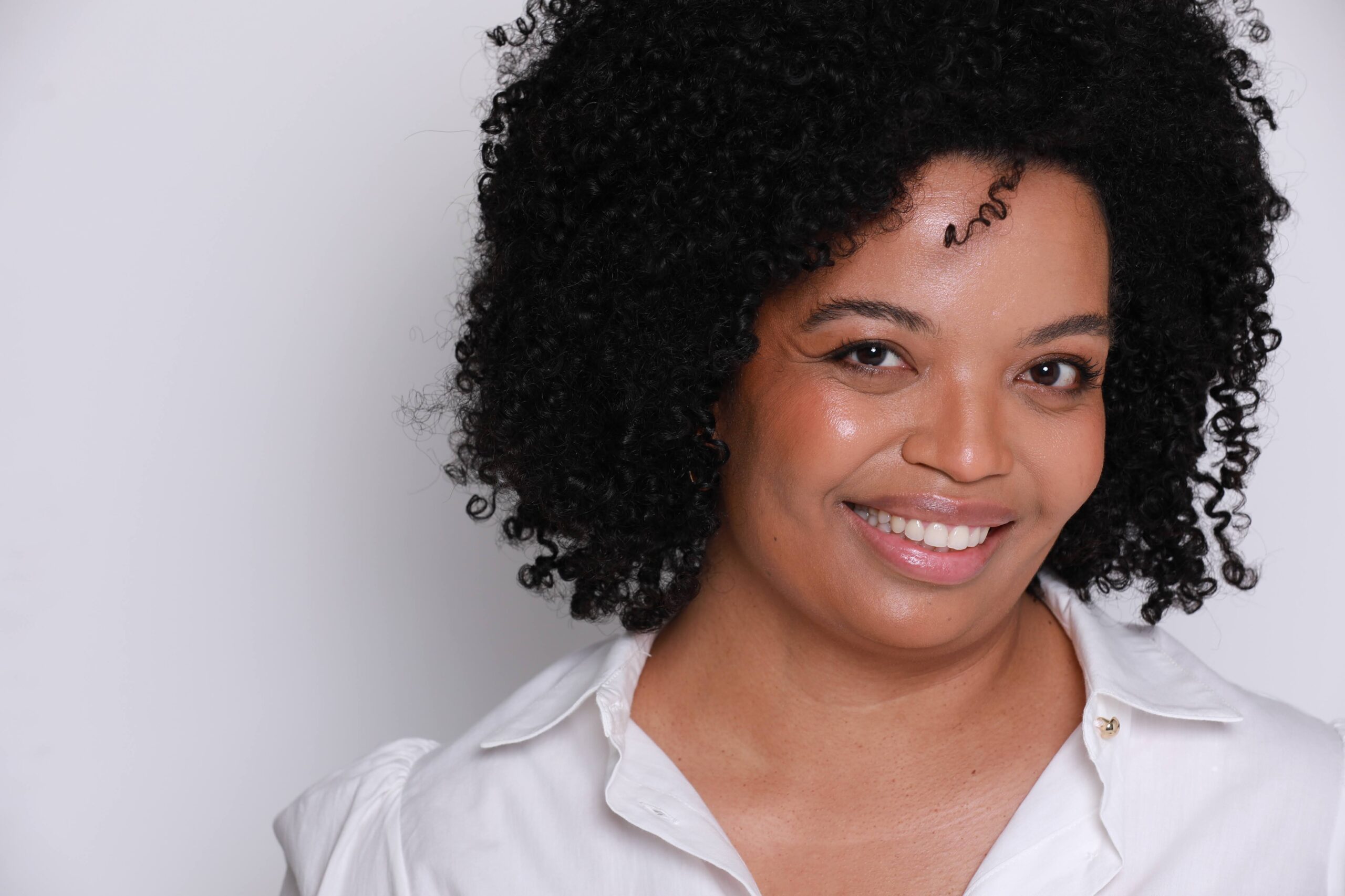 SBT News contrata Basília Rodrigues como analista de política