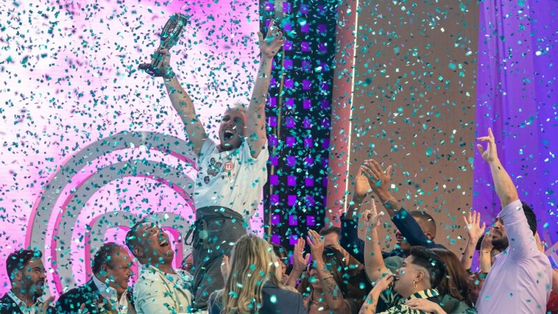 Leo Salles é o grande campeão da segunda temporada do “MasterChef Confeitaria”