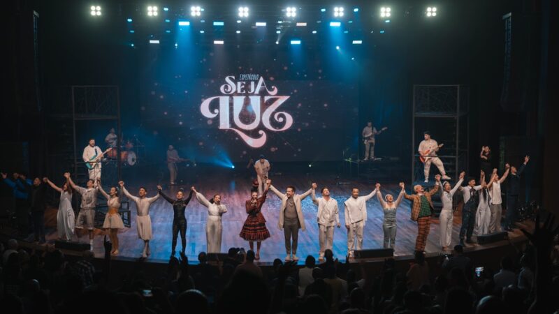 SBT exibe o espetáculo “Seja Luz”, em uma experiência forte e impactante