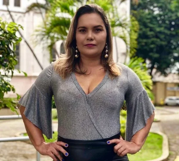 Carla Araujo aceita convite de rádio e volta ao jornalismo diário