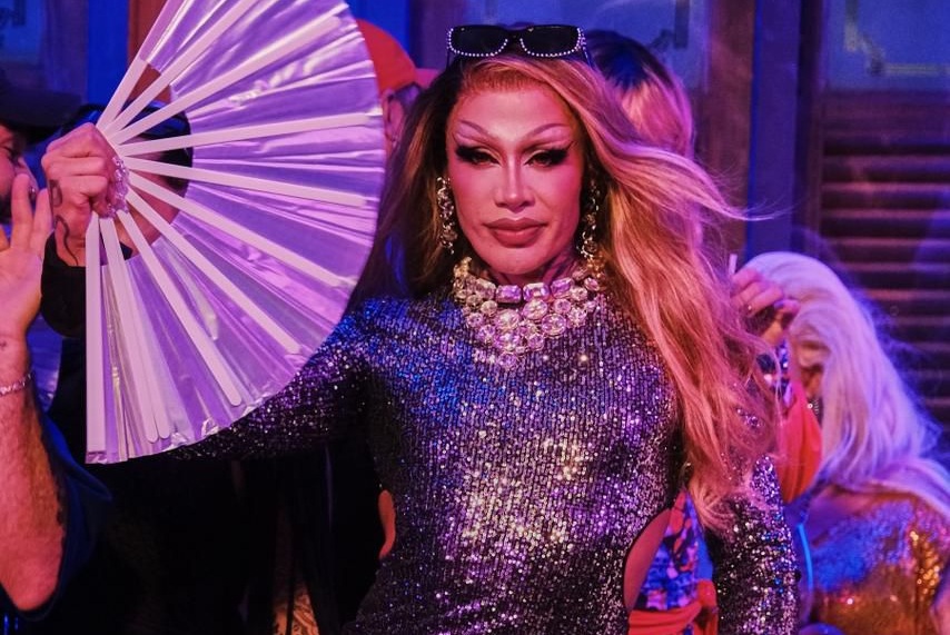 Grag Queen transforma a Era Cósmica com o lançamento do álbum “Cósmica (Remix)”