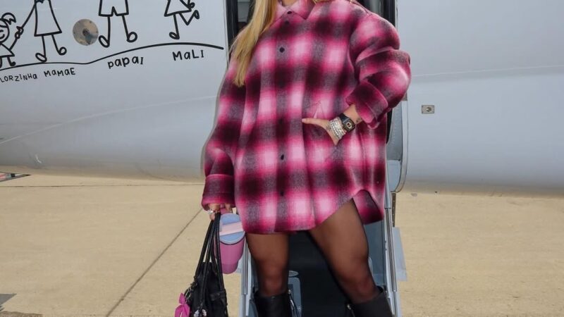 Virginia Fonseca chega em Paris com agenda cheia a convite da Balenciaga