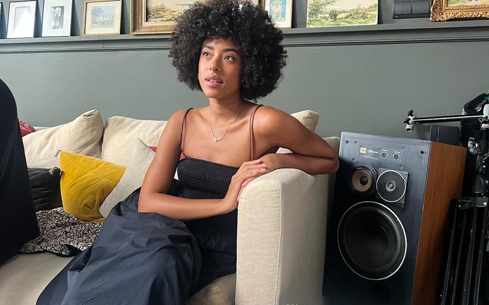 Yara Charry lança seu segundo trabalho na TV Francesa