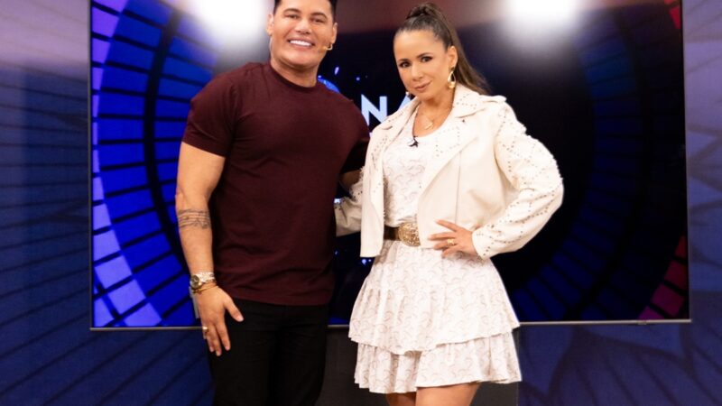 Empresária e influencer Adriana Azevedo participa ao vivo do programa “Na Ponta da Língua”, na PUC TV Goiás