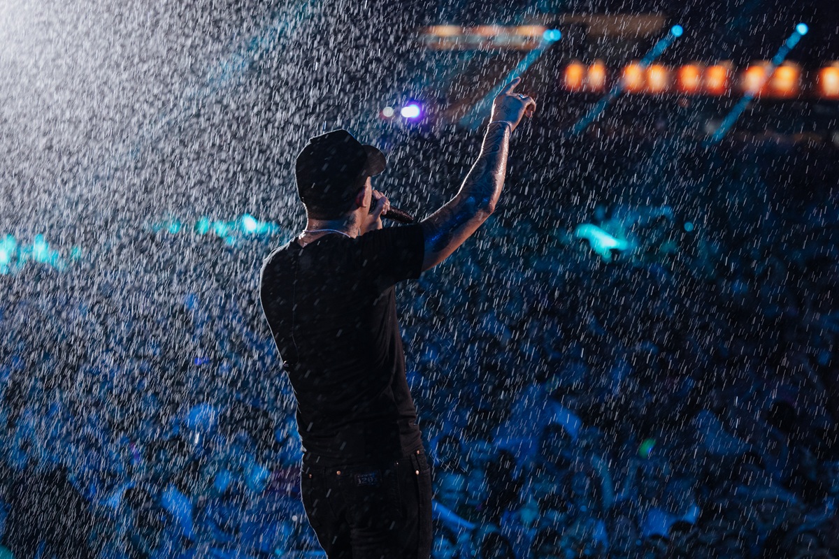 Zé Vaqueiro faz show em Natal debaixo de temporal