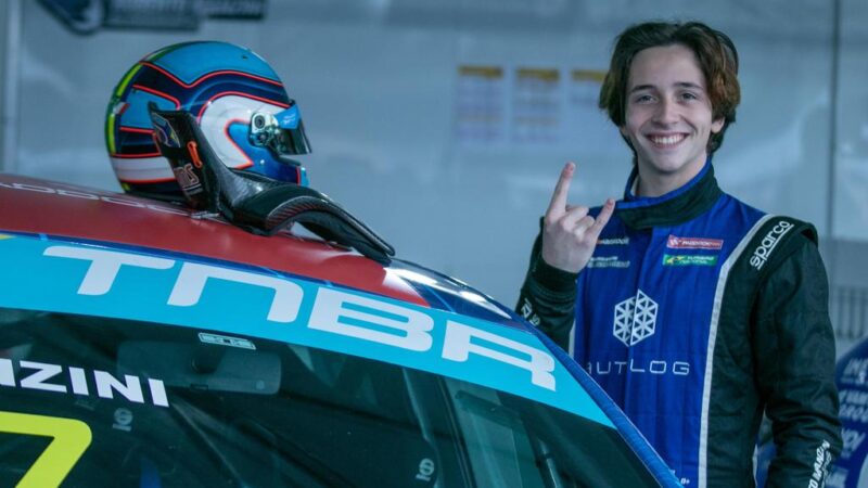 Piloto Victor Manzini vive uma fase de ascensão na carreira