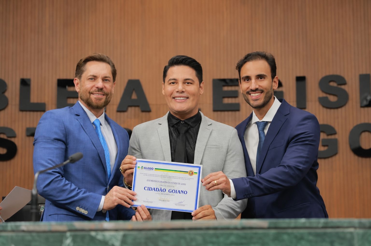 Gui Artístico recebe título de Cidadão Goiano