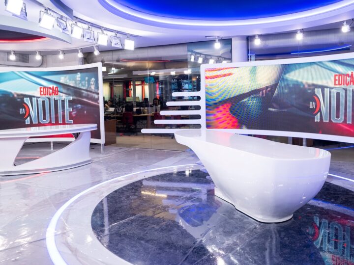 BandNews TV estreia nova programação e estúdio com tecnologia de ponta