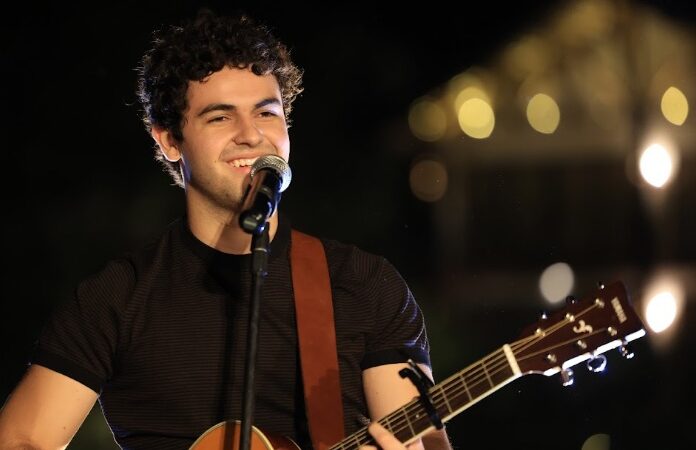 Cantor goiano VIICC emplaca música na novela “Coração Acelerado” e apresenta o HIT no Villa Erva Docce