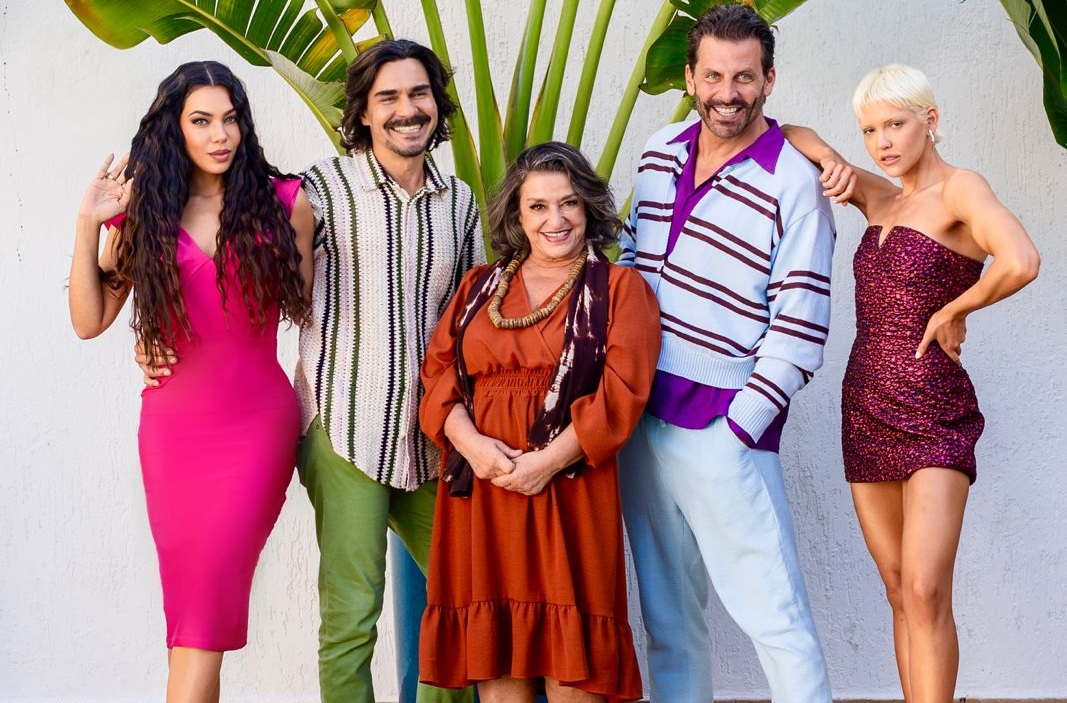 Jeniffer Setti inicia gravações de novo filme ao lado de Henri Castelli, André Gonçalves, Letícia Augustin e Grace Gianoukas