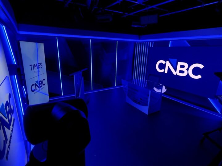 Times Brasil | CNBC inaugura novo estúdio, integrado à inteligência artificial