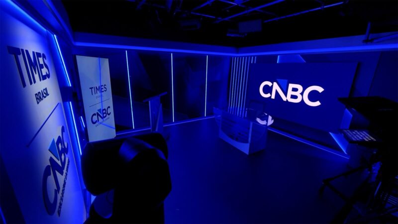 Times Brasil | CNBC inaugura novo estúdio, integrado à inteligência artificial