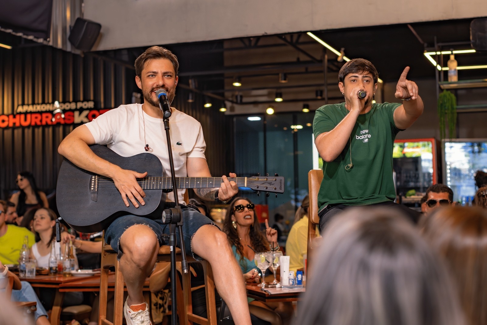 Lucas e Higor mantêm “Flash” em alta nas rádios e avançam nas plataformas