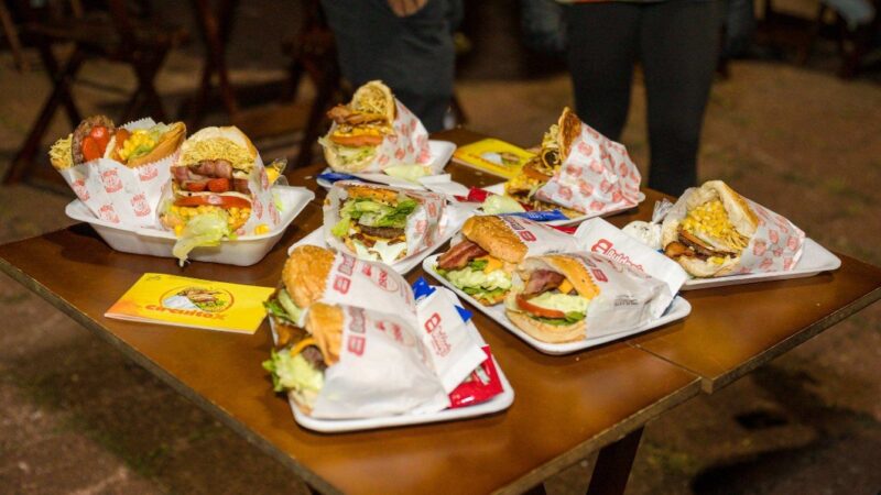 Circuito X reúne mais de 30 pit dogs em festival que celebra a gastronomia de Goiânia