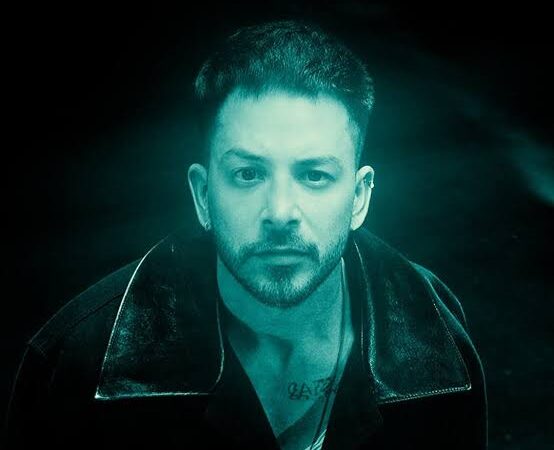 JUNIOR lança Labirinto, EP que reúne pop, R&B, hip hop, trap e funk em cinco faixas